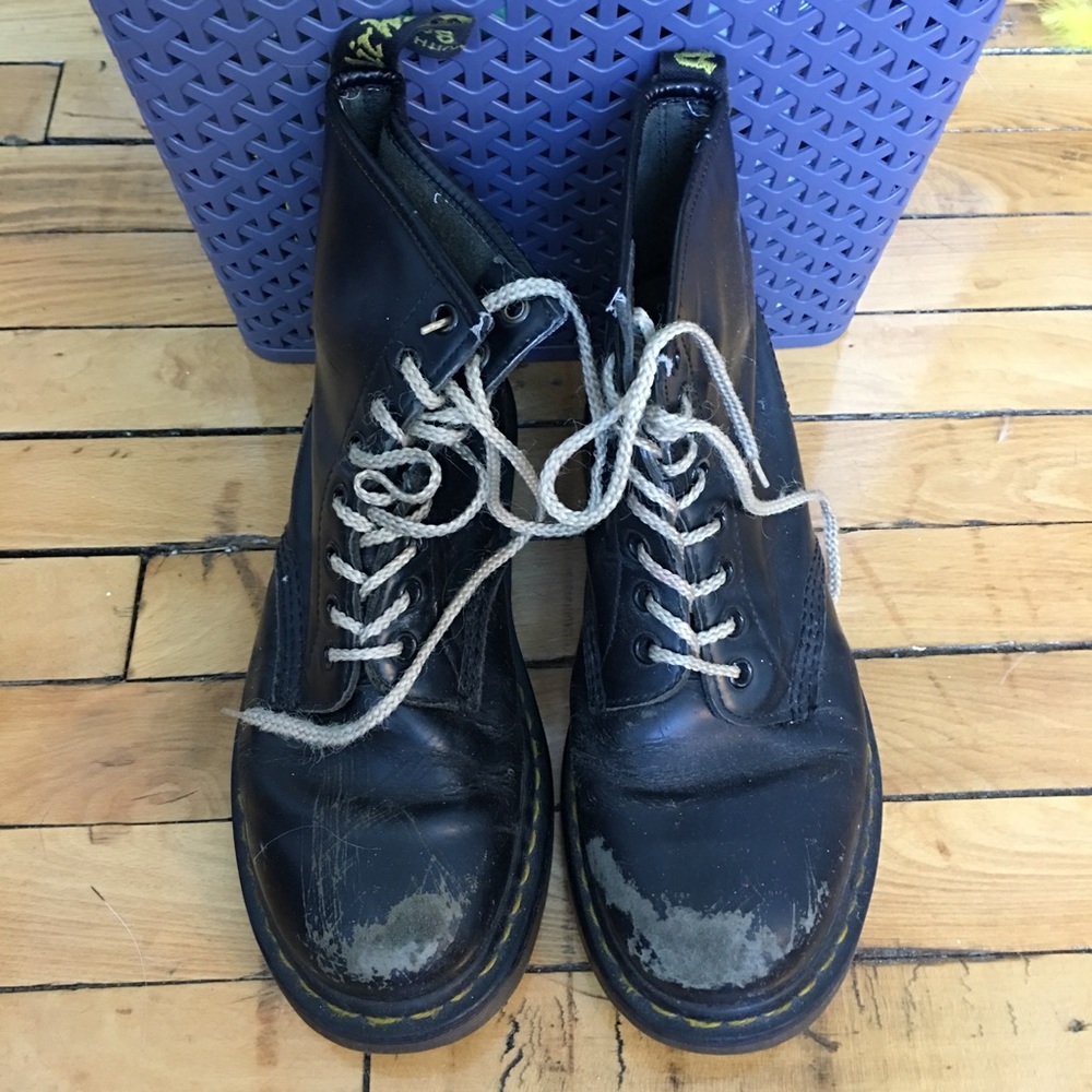 Doc martens black 1460s size women US 8, men US 7